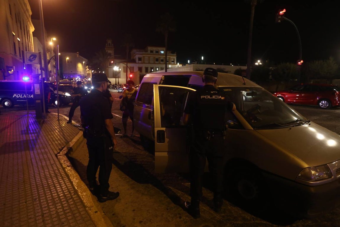 FOTOS: Medidas de seguridad en Cádiz tras los atentados