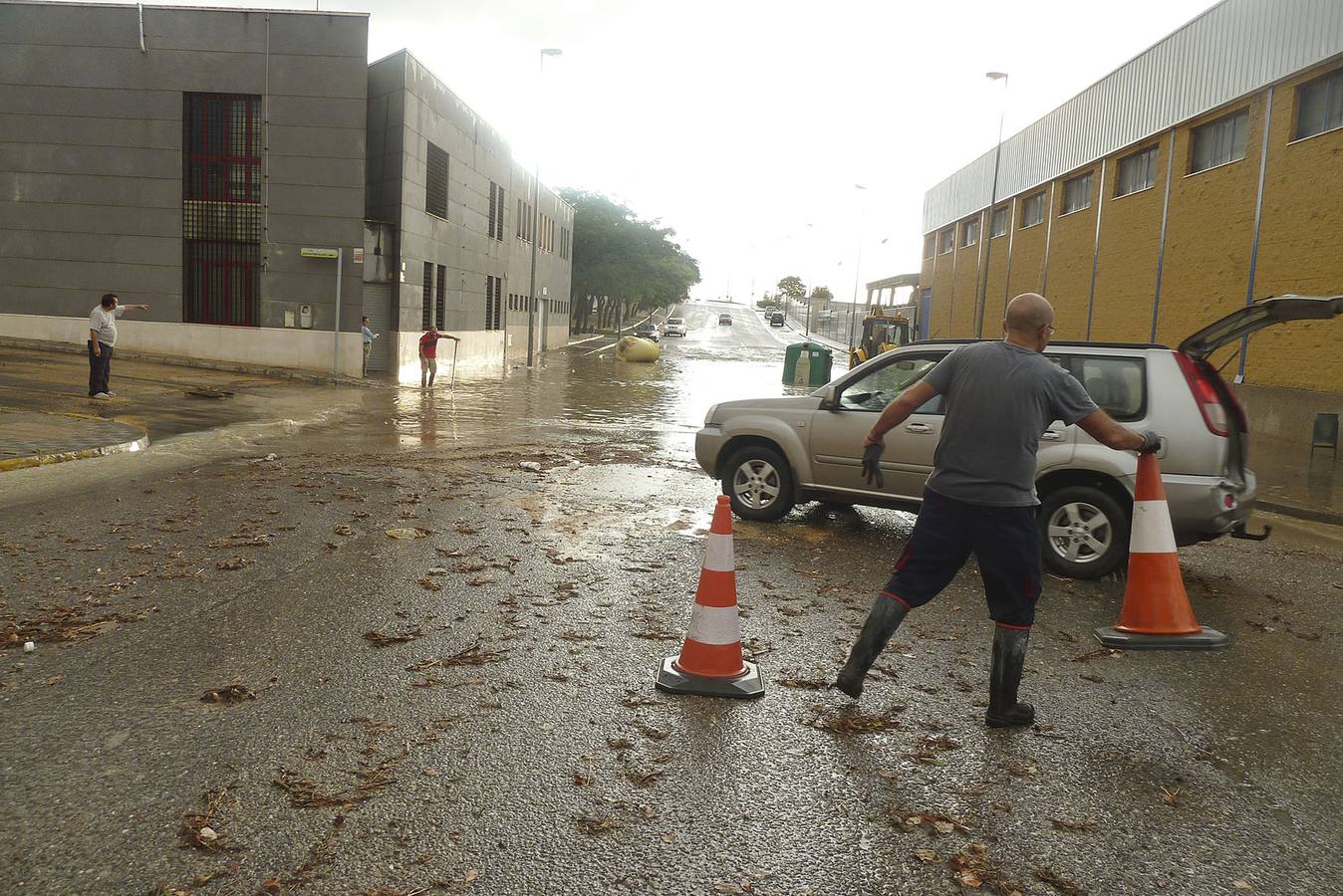 Una fuerte tormenta de quince minutos provoca inundaciones en Estepa