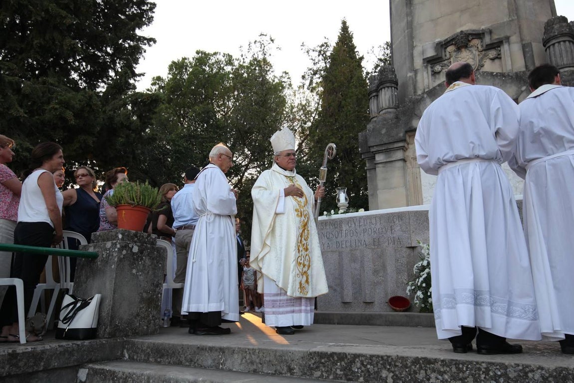La nueva iluminación del Corazón de Jesús de las Ermitas de Córdoba, en imágenes