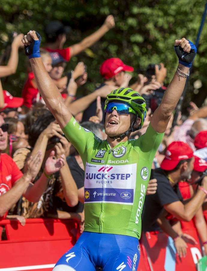 La llegada de la Vuelta Ciclista a España a Tomares, en imágenes