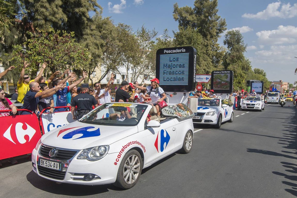 La llegada de la Vuelta Ciclista a España a Tomares, en imágenes