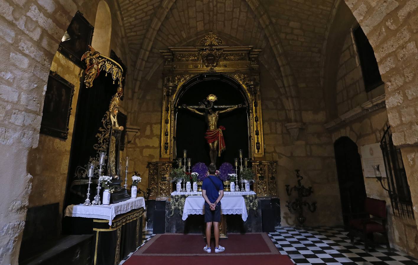Un paseo en imágenes por la iglesia de San Lorenzo