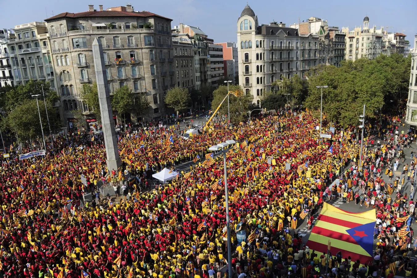 Marcha en las calles de Barcelona para celebrar la Diada de 2014. 
