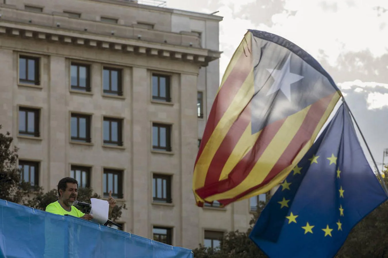 El presidente de la ANC Jordi Sánchez participa en la tradicional manifestación convocada en Barcelona. 