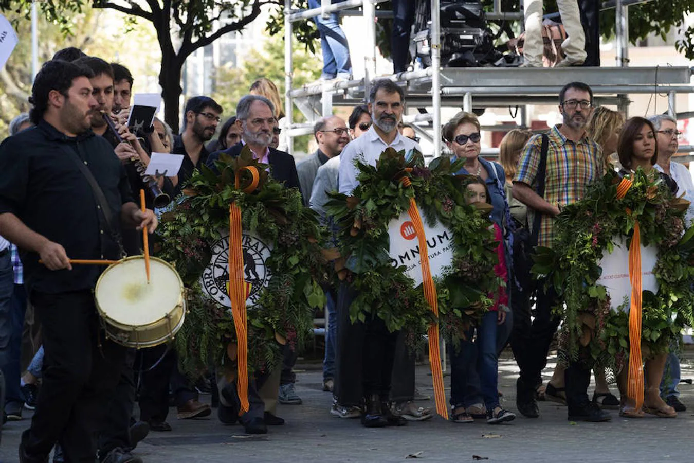 El presidente de Òmnium Cultural, Jordi Cuixart, en la ofrenda floral. 