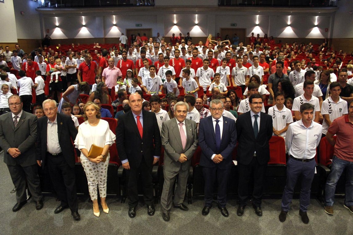 El Toledo entrega los I Premios Jacobo Aragón