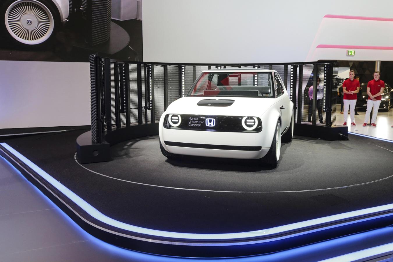 15. El prototipo Urban EV, el primer vehículo eléctrico de la marca japonesa Honda exclusivo para el mercado europeo