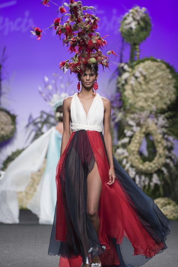 Su tierra por bandera, y sus oros y estampados como estandarte. 