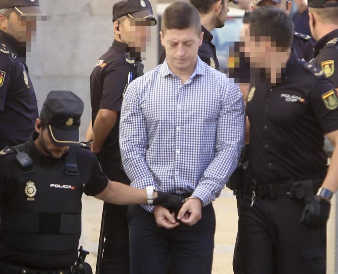 FOTOS: Arranca el juicio al &#039;Ojos&#039; entre fuertes medidas de seguridad