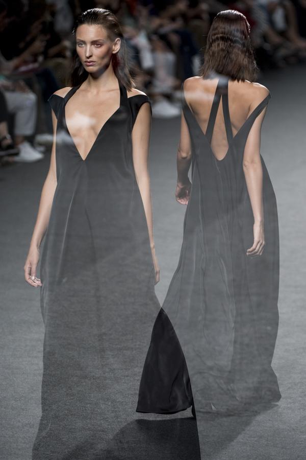 Mezcla de largos y volúmenes con un denominador común: siluetas sueltas ajustadas a la cintura mediante complementos. 