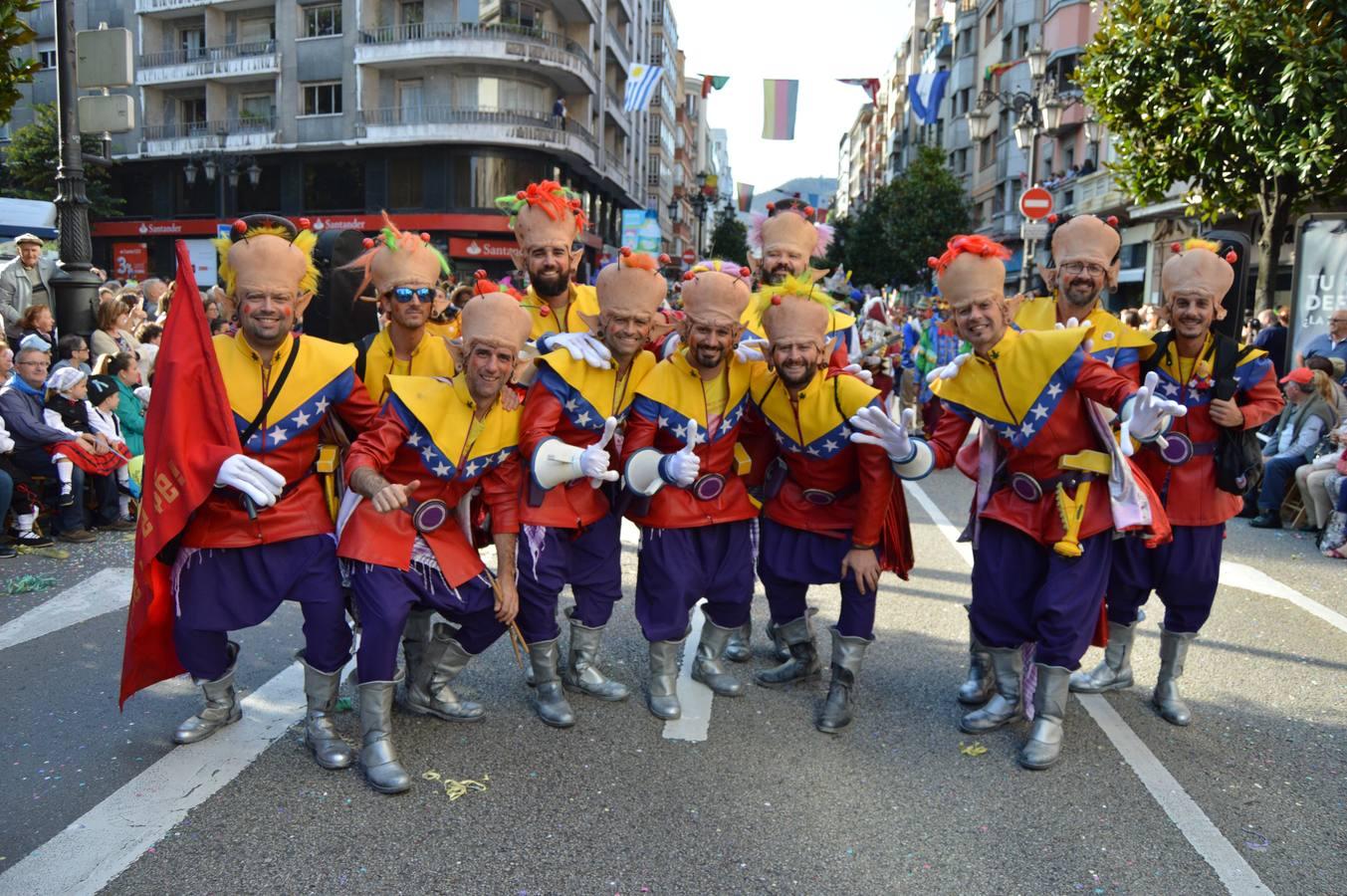 FOTOS: Oviedo en fiestas suena a Cádiz en carnaval