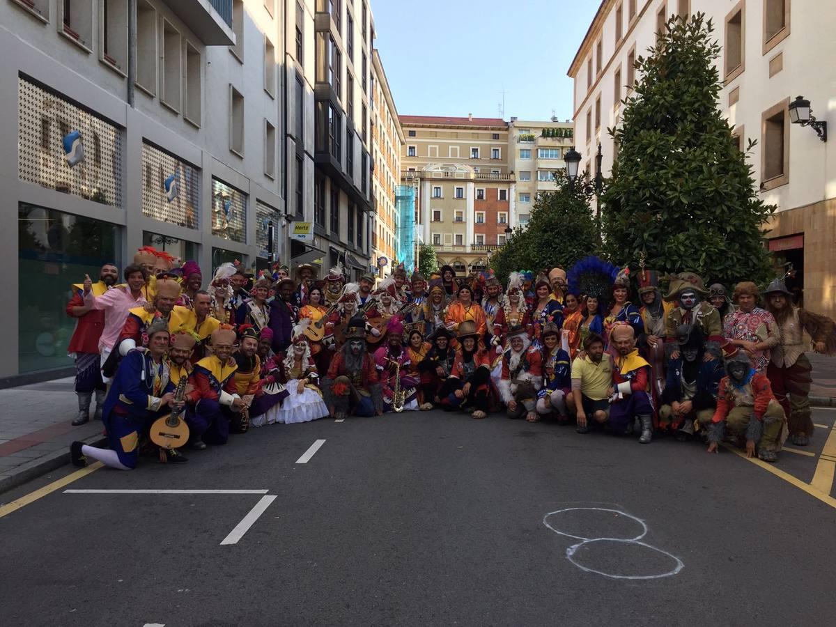 FOTOS: Oviedo en fiestas suena a Cádiz en carnaval