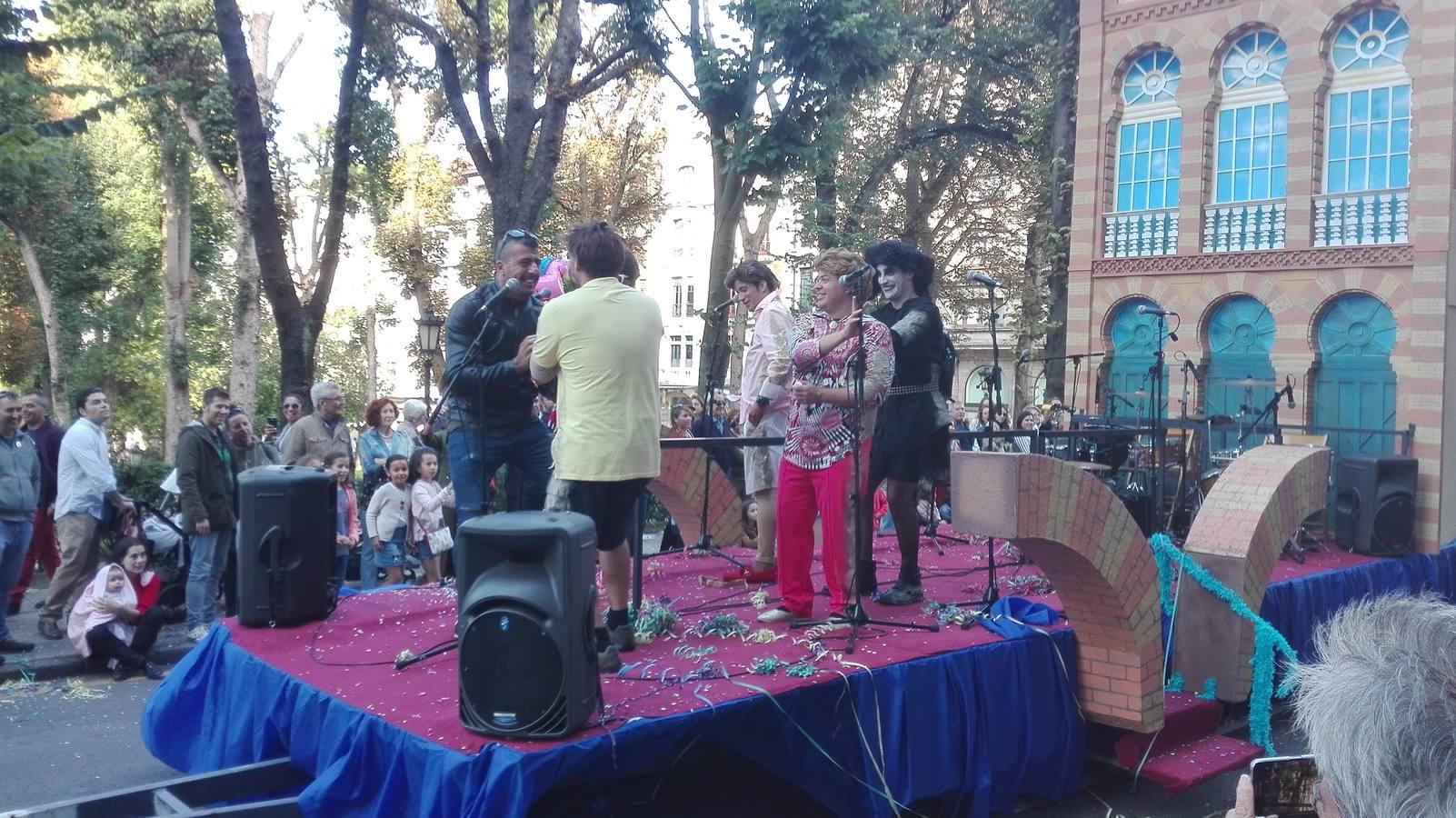 FOTOS: Oviedo en fiestas suena a Cádiz en carnaval