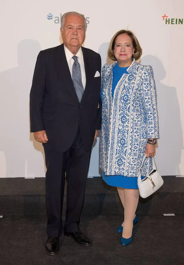 El presidente de honor de Vocento, Santiago Ybarra, y su mujer, Mercedes Baptista. 
