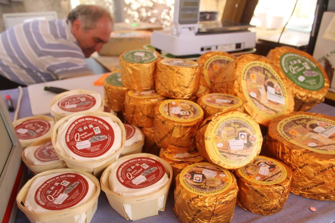 La jornada inaugural de la Fiesta del Queso de Zuheros, en imágenes