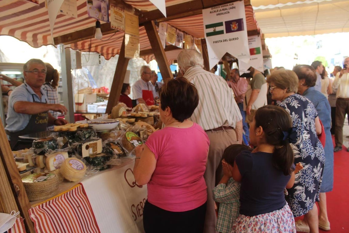 La jornada inaugural de la Fiesta del Queso de Zuheros, en imágenes