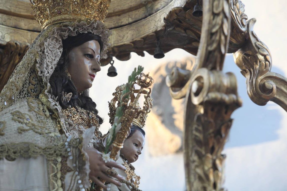 La procesión de Nuestra Señora del Socorro por Córdoba, en imágenes