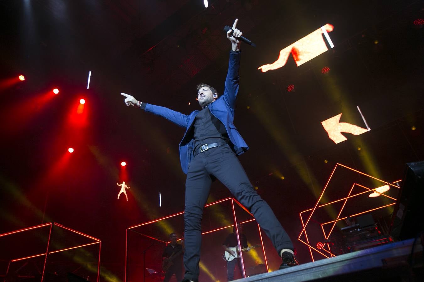 Crónica gráfica del concierto de David Bisbal en el Estadio de la Cartuja