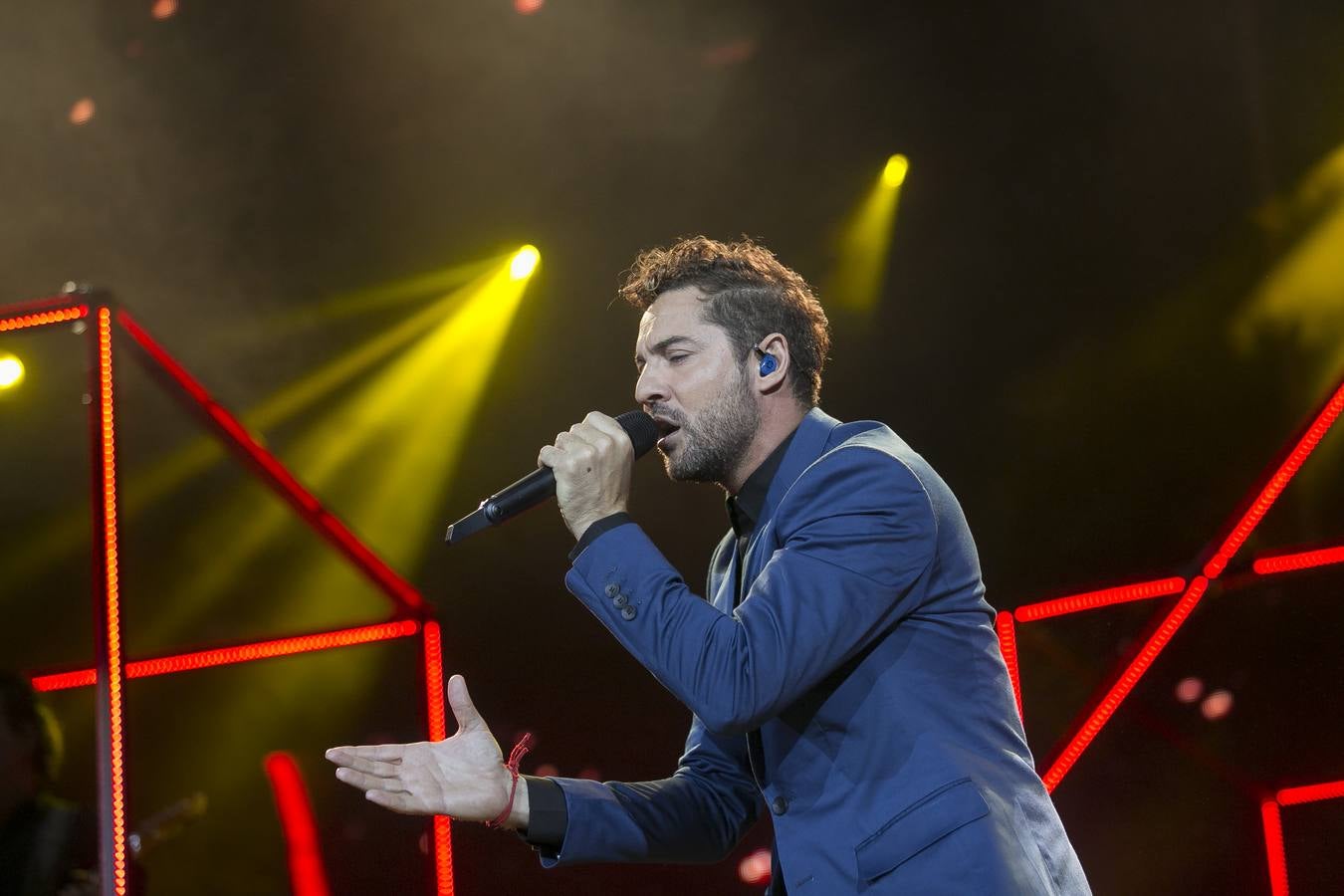 Crónica gráfica del concierto de David Bisbal en el Estadio de la Cartuja