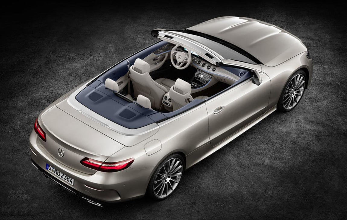 Mercedes Clase E Cabrío. Un avance muy interesantes ya que elimina los molestos golpes de aire que se producen en algunas ocasiones en los descapotables. También encontramos el AIRSCARF, una salida de aire caliente debajo del reposacabezas que confiere una «bufanda térmica» para proteger a nuestra garganta del aire frio