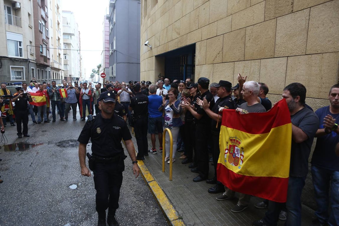 La Policía de Cádiz, despedida a lo grande en su partida hacia Cataluña