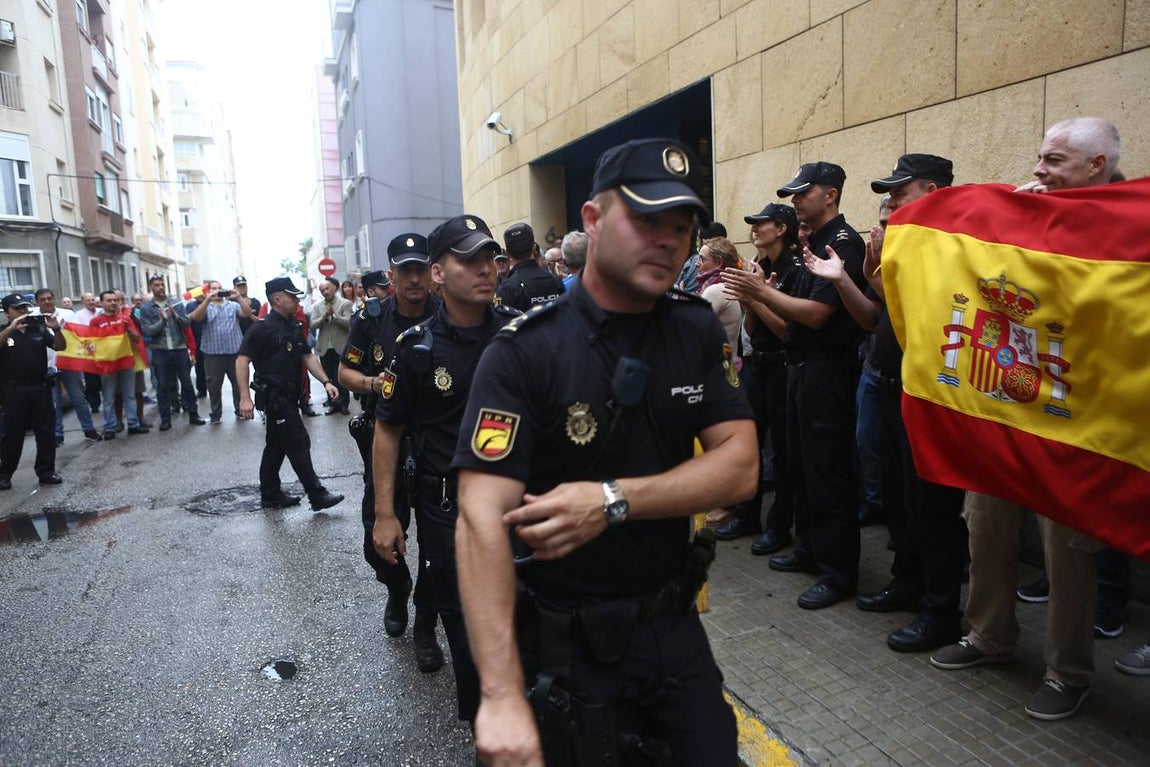 La Policía de Cádiz, despedida a lo grande en su partida hacia Cataluña