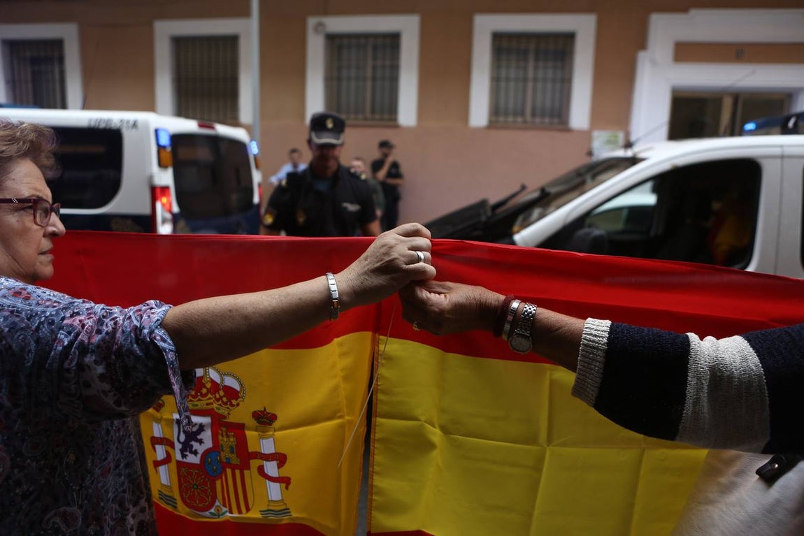 La Policía de Cádiz, despedida a lo grande en su partida hacia Cataluña