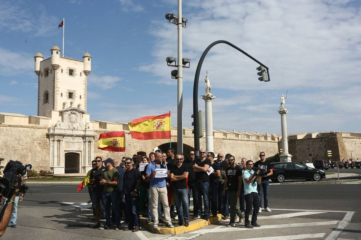 Policías y guardias civiles se manifiestan por un salario «justo»