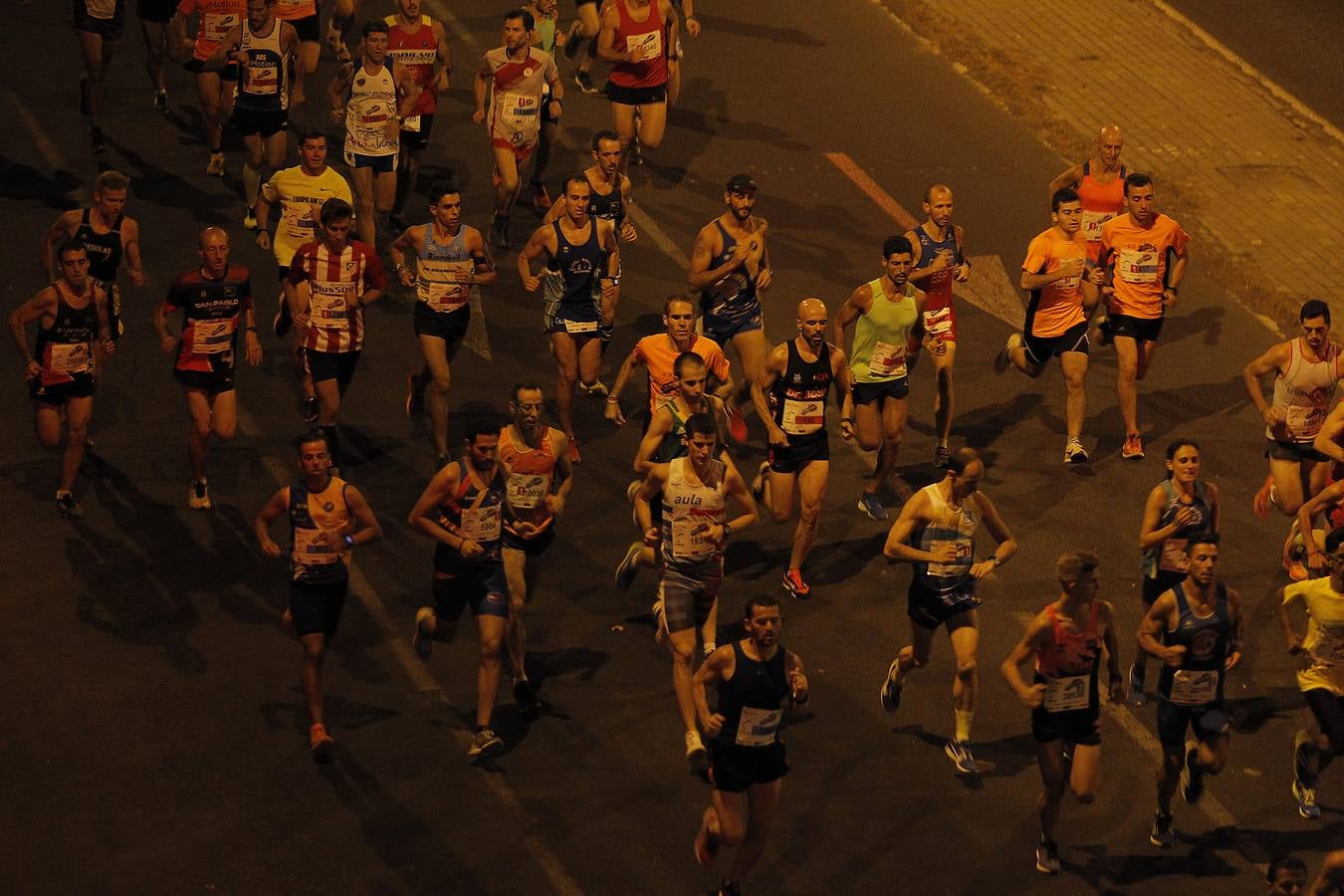 Más de 24.000 corredores han participado en la KH7 Carrera Nocturna del Guadalquivir