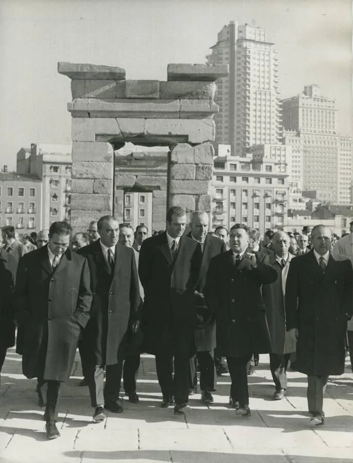 12. Julio de 1972. Inauguración. Don Juan Carlos y el alcalde Arias Navarro, en la apertura del Templo.