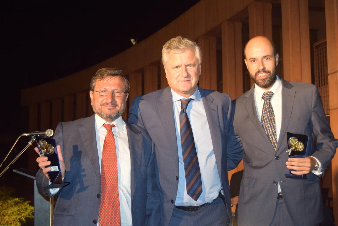 Ganadores del torneo de pádel. 