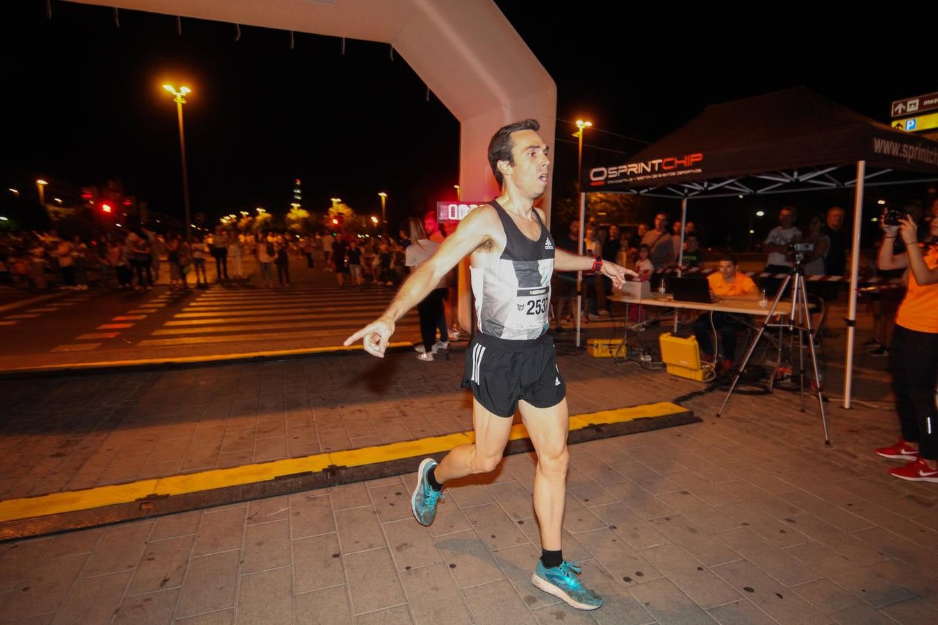 La «Night Running» de Córdoba, en imágenes