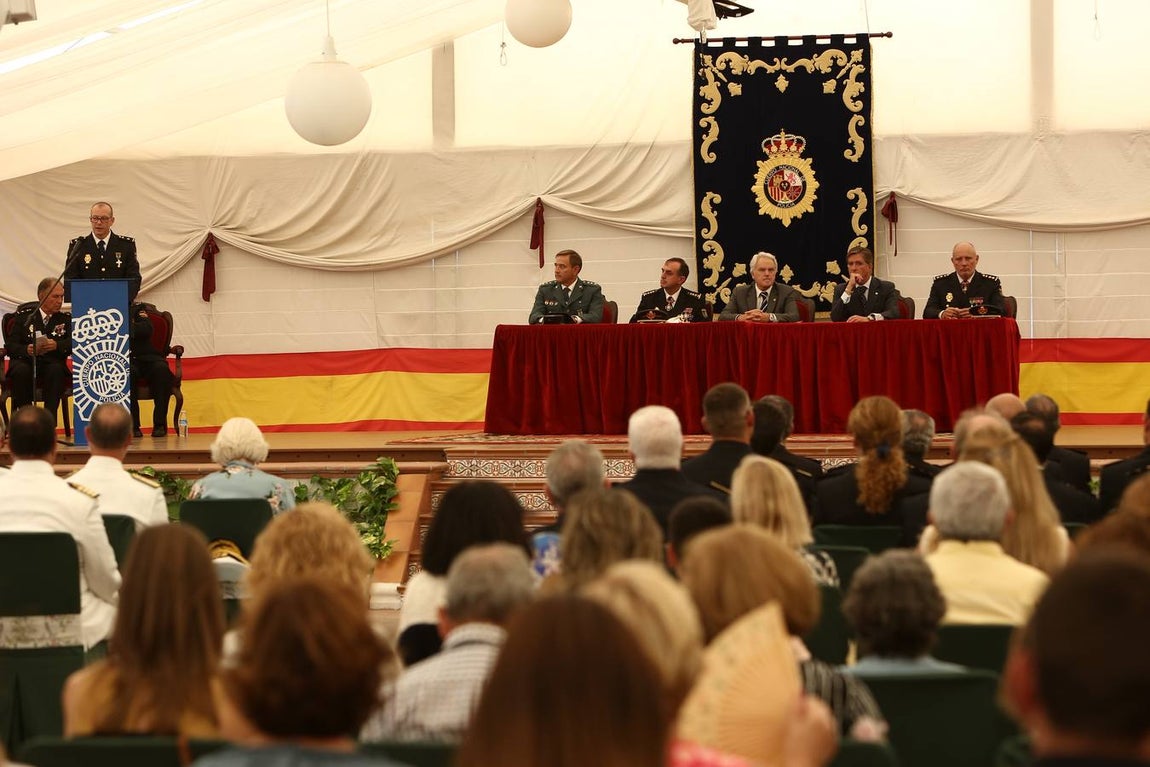 Fotos: Así ha sido la celebración el Día de la Policía en Cádiz