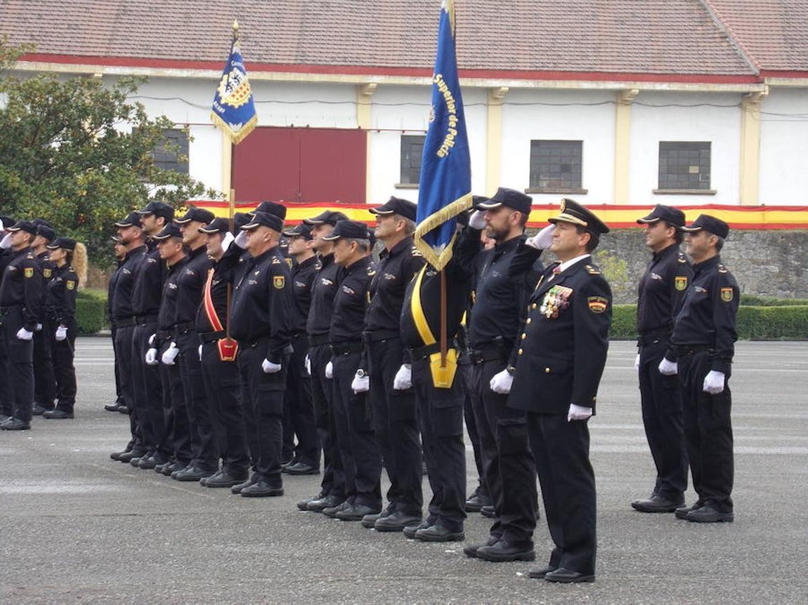 En imágenes: Emotivo acto por el Día de la Policía en Basauri, Vizcaya
