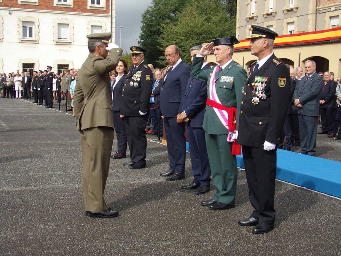 Dada la asuencia del ministro, el acto ha sido presidido por el delegado del Gobierno en el País Vasco, Javier de Andrés. 