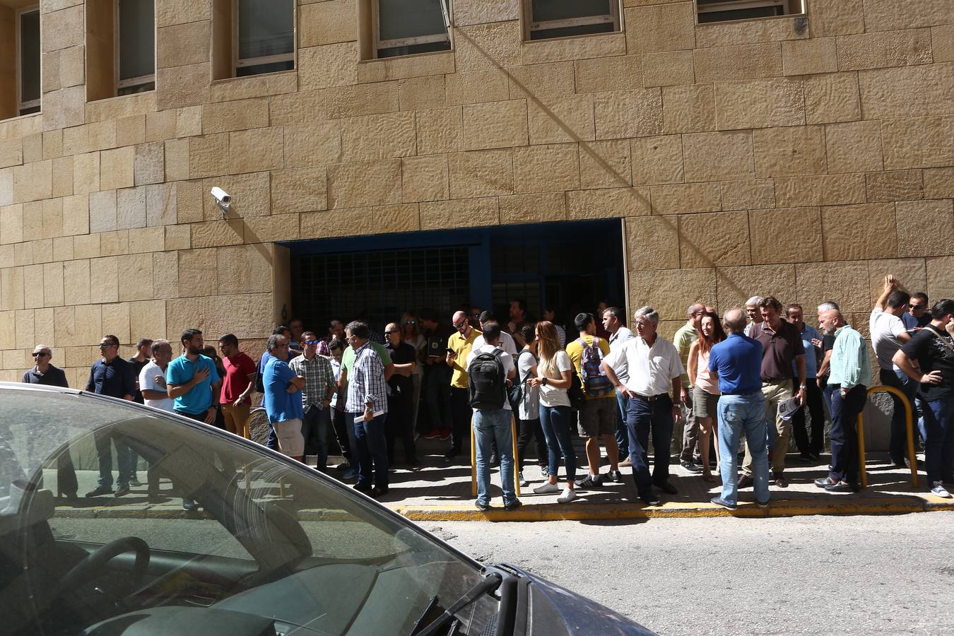 Concentración en la Comisaría de Cádiz de apoyo a la Policía