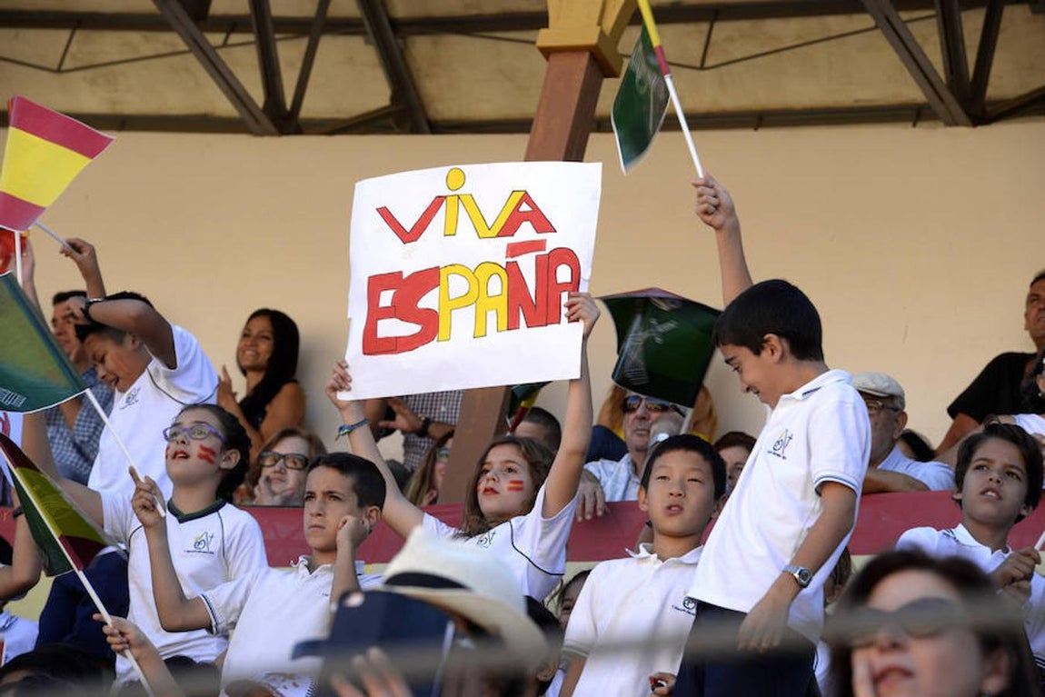 Exhibición de la Guardia Civil en la plaza de toros de Toledo