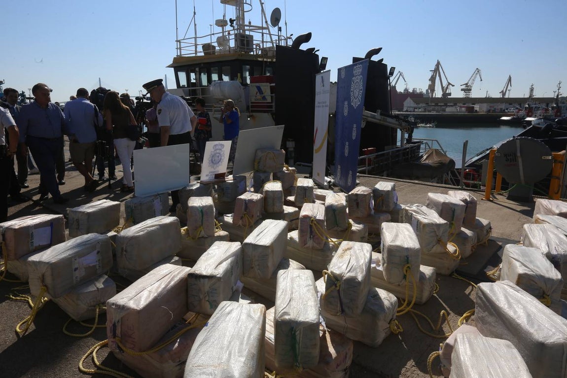 Descargan en Cádiz 3.700 kilos de cocaína