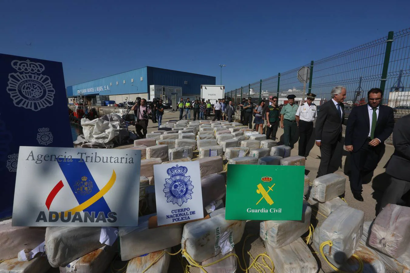 Descargan en Cádiz 3.700 kilos de cocaína