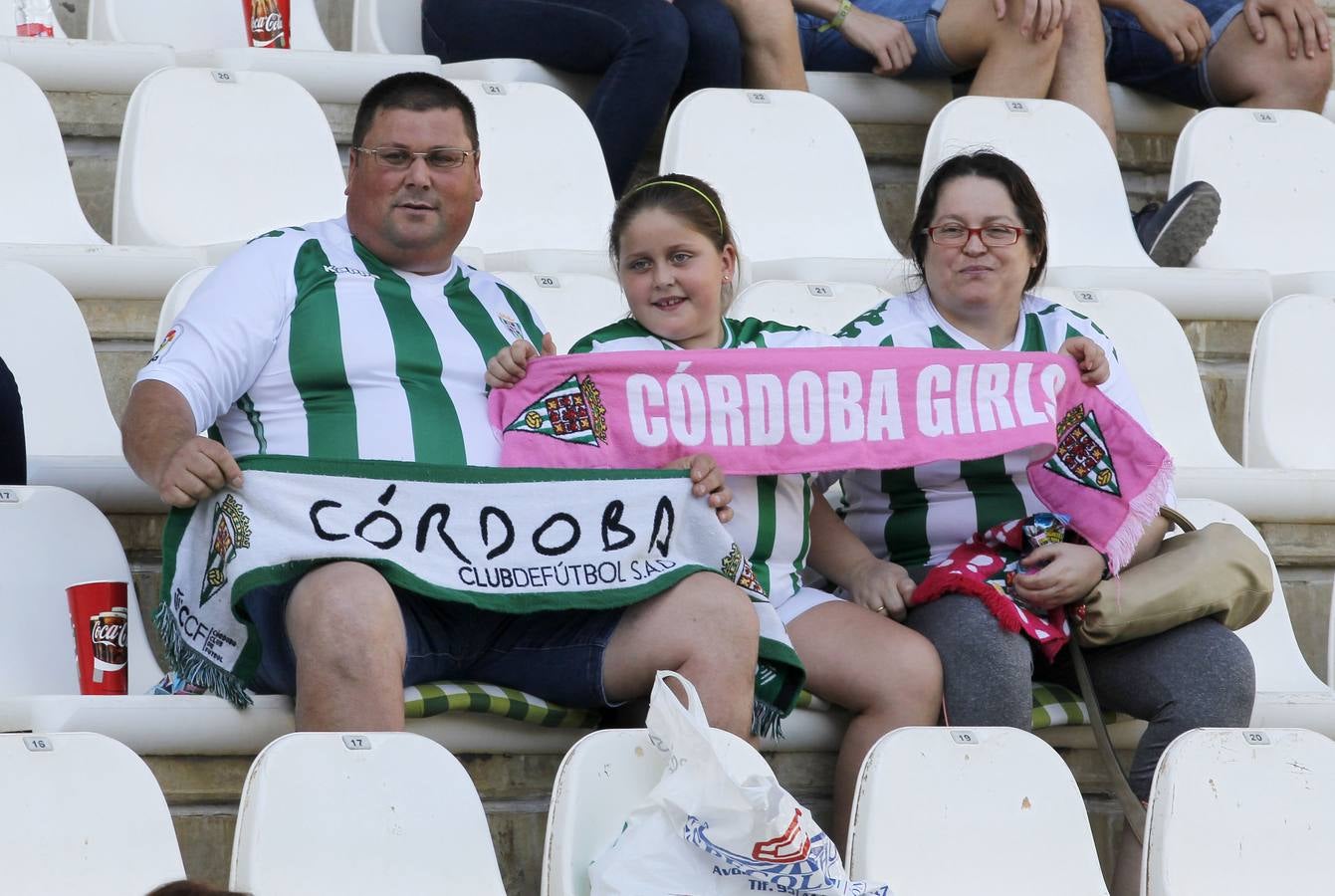 El ambiente del Córdoba-Alcorcón, en imágenes