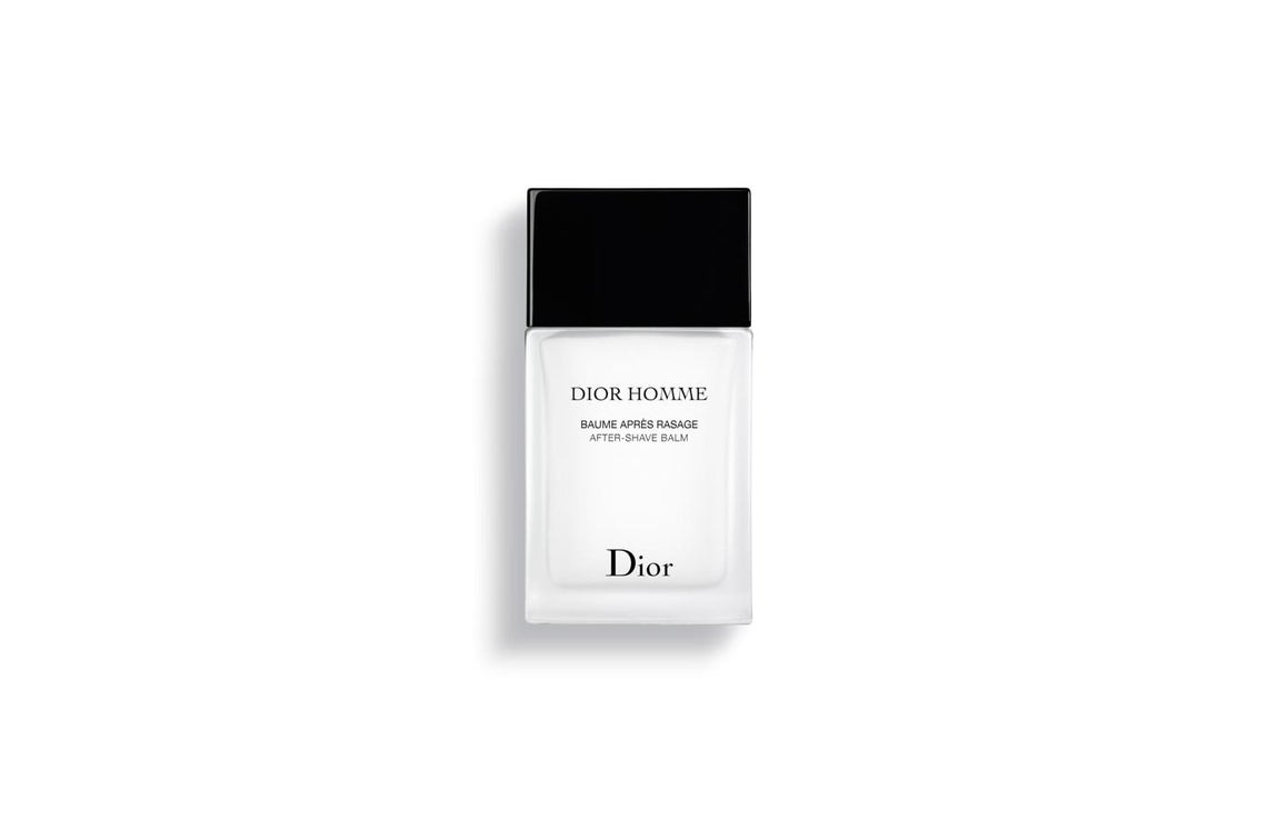 Bálsamo Dior Homme. La loción lleva más de cuarenta años en el raking de preferencias de los caballeros. Su aroma avainillado desvela el ingrediente clave. La lujosa especia, utilizada en cosmética, calma y suaviza la piel. Su precio: 50 euros