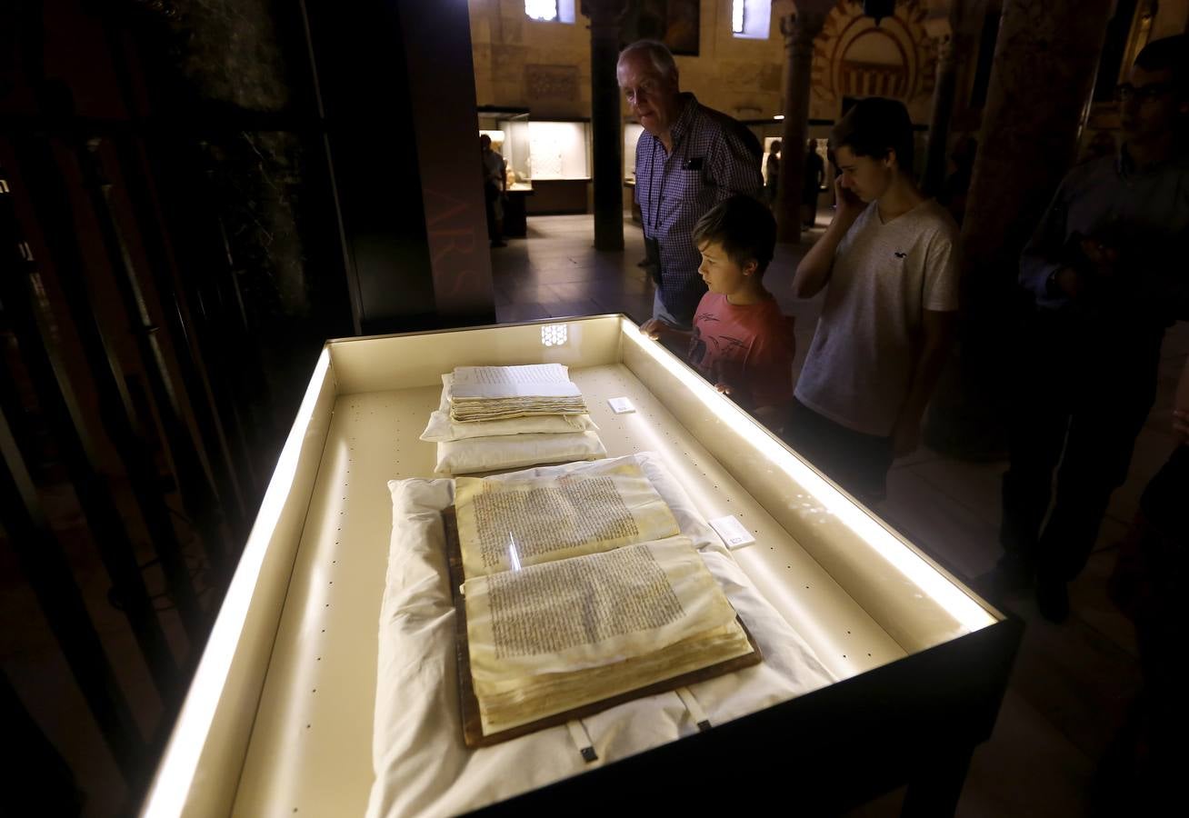 Recorrido en imágenes por el arte funerario de la Mezquita-Catedral