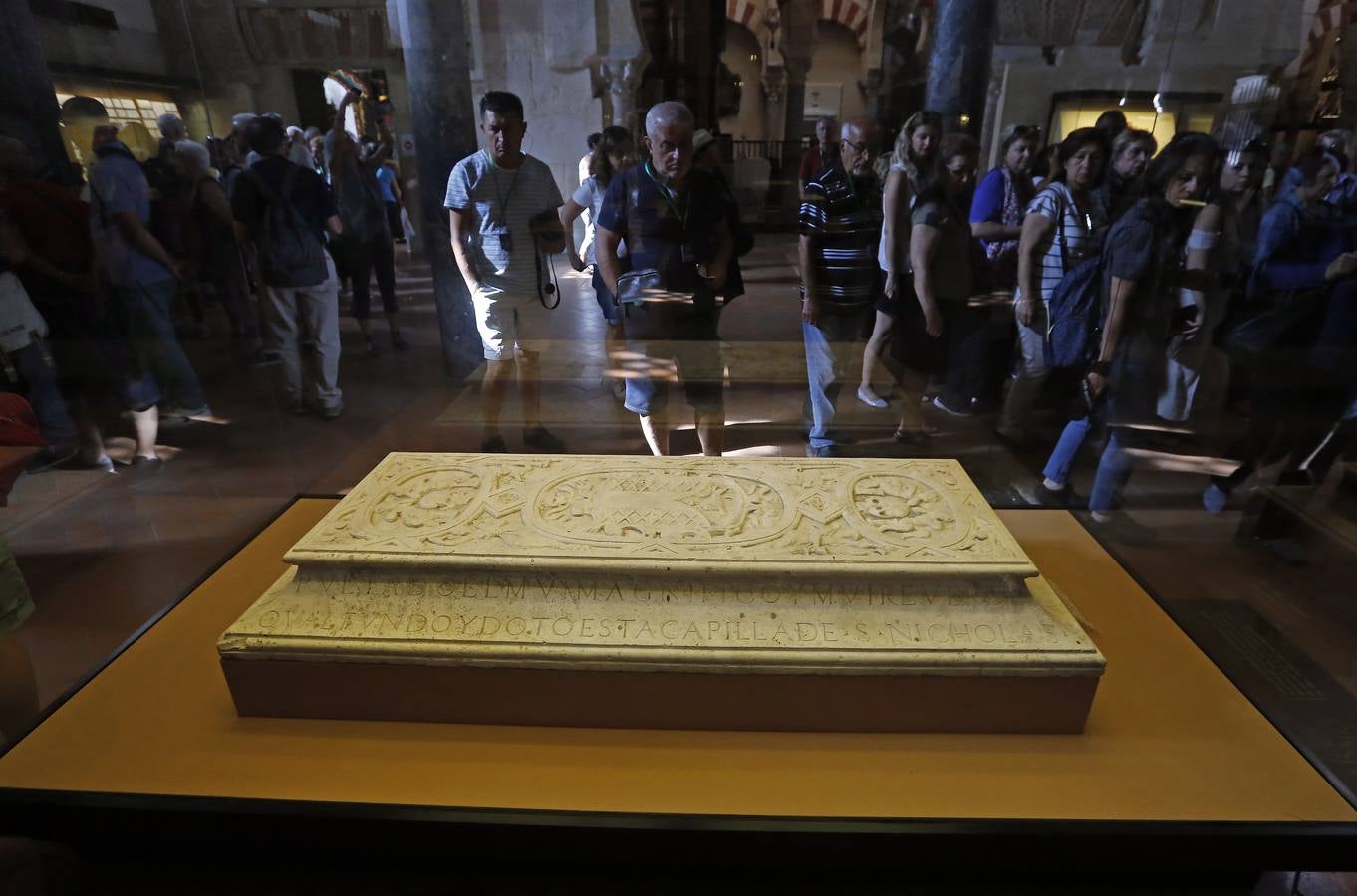 Recorrido en imágenes por el arte funerario de la Mezquita-Catedral