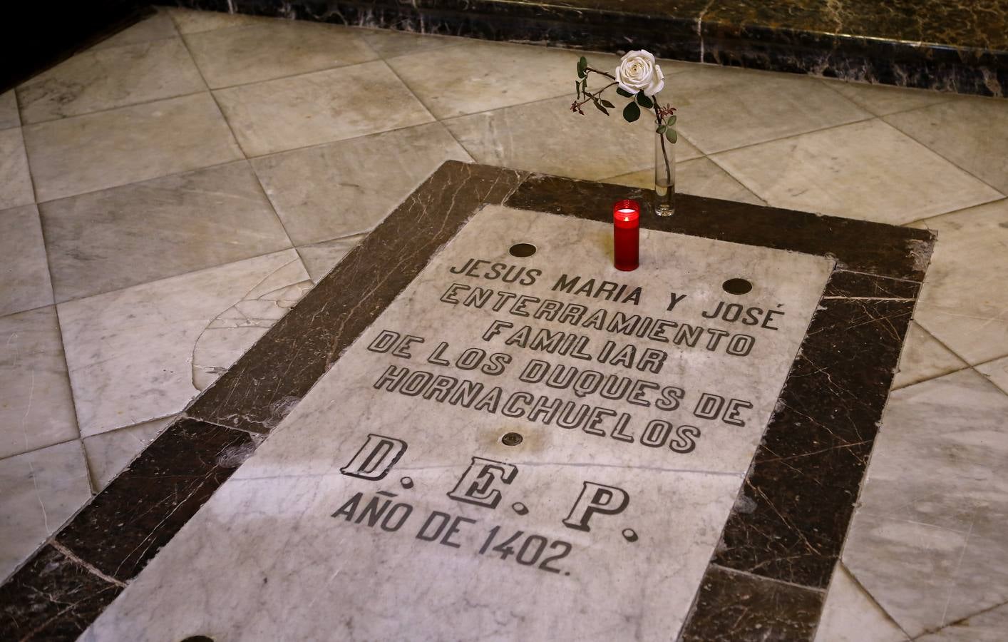 Recorrido en imágenes por el arte funerario de la Mezquita-Catedral