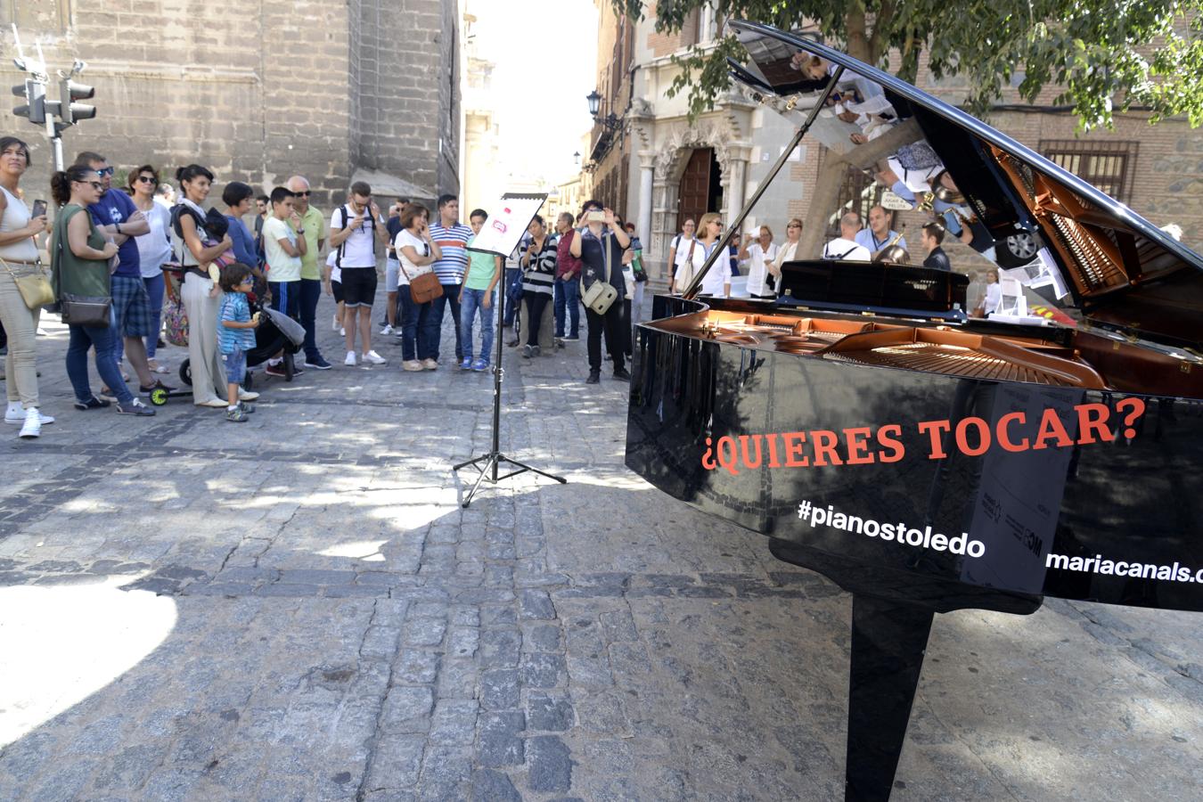 Los pianos de cola, por las calles de Toledo