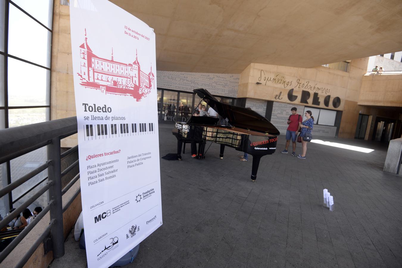 Los pianos de cola, por las calles de Toledo