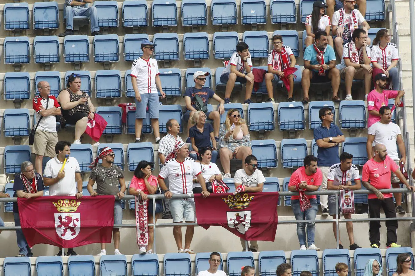 Las mejores imágenes del duelo entre el Cádiz CF y la Cultural Leonesa