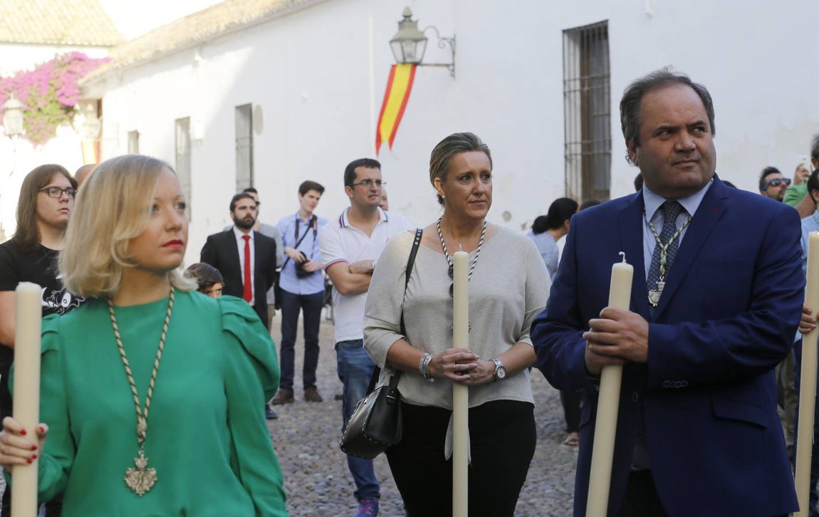 El rosario de la Paz y Esperanza, en imágenes