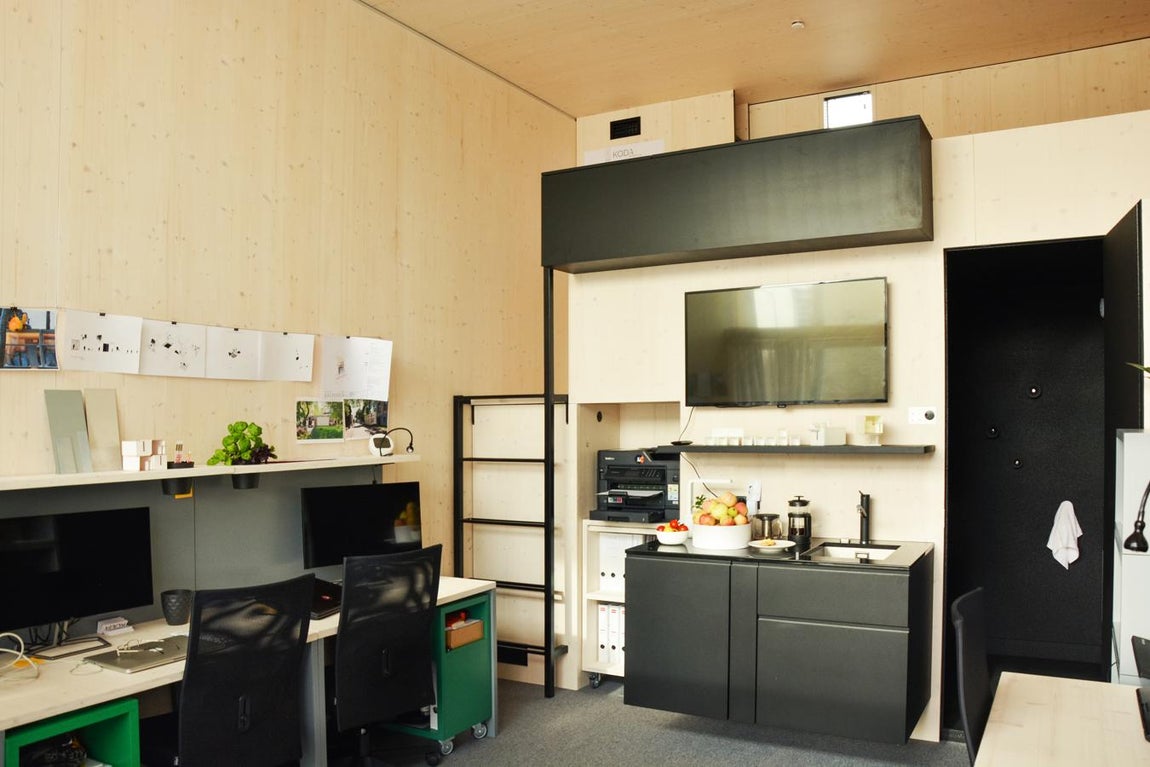 Espacio de trabajo. La parte frontal de este moderno dúplex es acristalada, a través de ella el romántico viajero podrá disfrutar tanto del skyline neoyorkino como de las auroras boreales del círculo polar