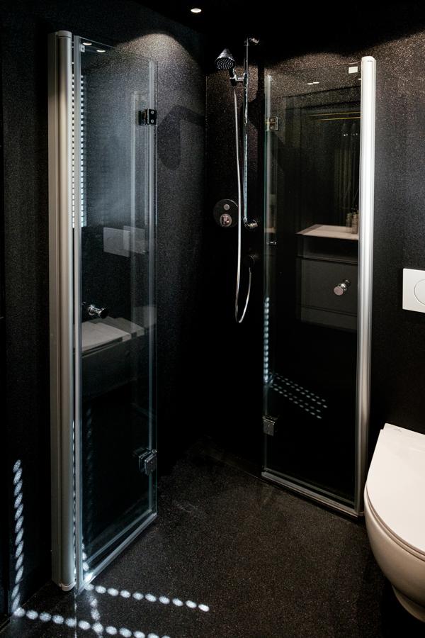 Ducha. Koda se adapta al espíritu nómada y cosmopolita del hombre actual, que ansía acceder a lo desconocido pero al que, a la vez, le cuesta salir de su entorno de confort